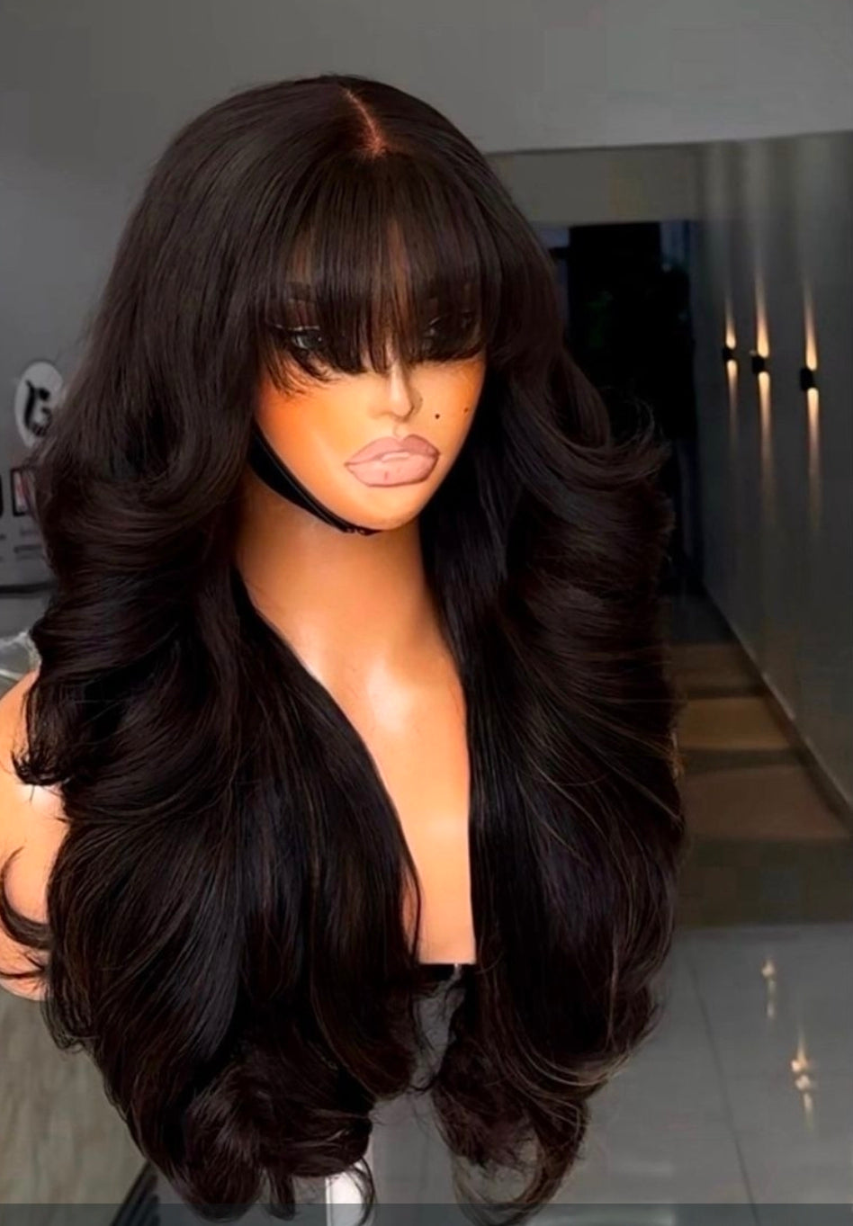 20' Ronnie Luxury layered bangs wig